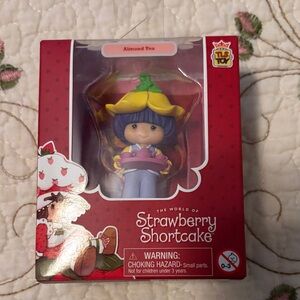 Strawberry Shortcake Almond Tea Kids Figure - Yellow & Purple